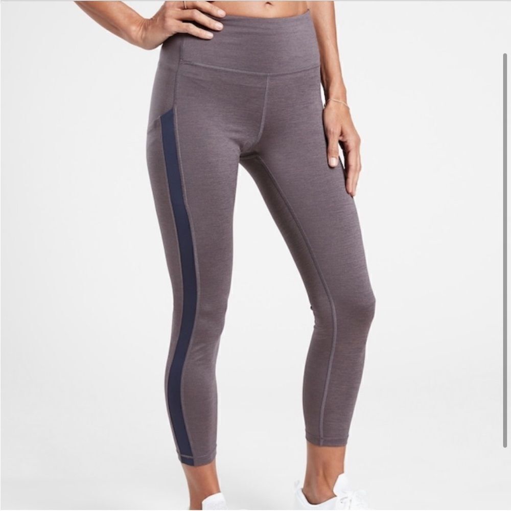 Athleta Ultimate Stash Pocket 7/8 Tight Legging Purple/Blue